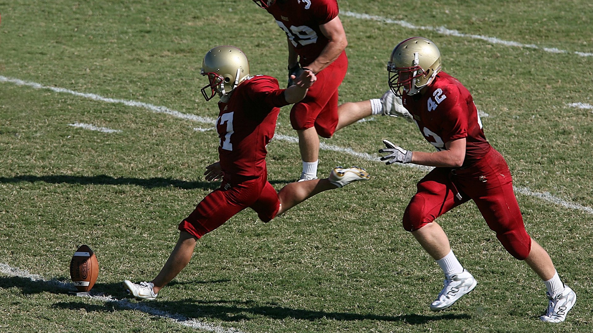 巴西国家队连续夺得世界杯五次，成为历史最强球队，历届巴西国家队世界杯名次
